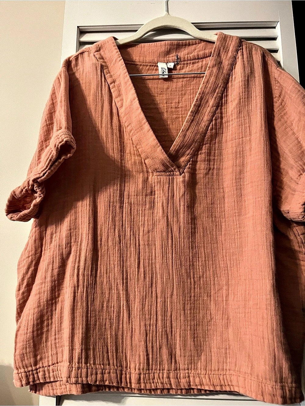 Free People Gauze V-Neck Tunic in Pink Size Medium Like New